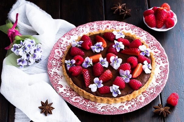 Crostata con lamponi e cioccolato