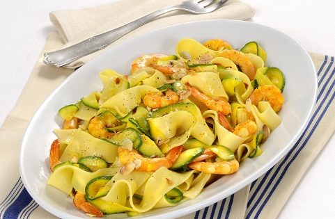 Spaghetti con gamberi e fiori di zucca