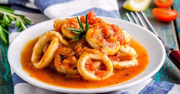 Calamari al sugo