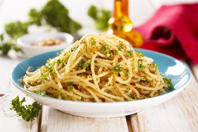Spaghetti con colatura di alici
