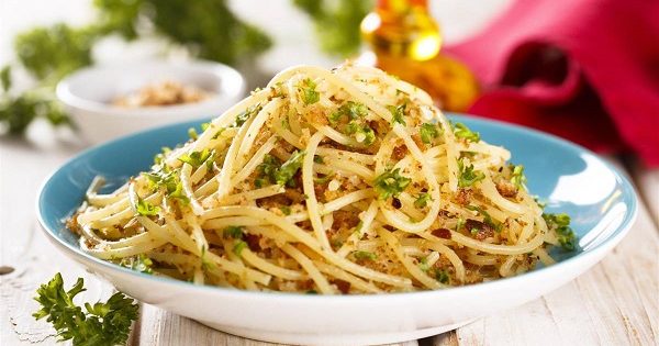Spaghetti con colatura di alici