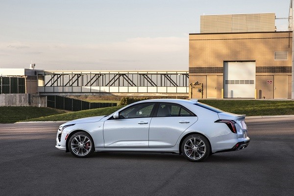 Cadillac CT4