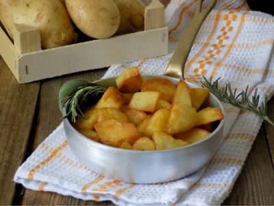 Patate croccanti in padella