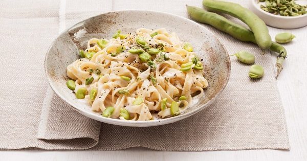 pasta con cacio, pepe e fave