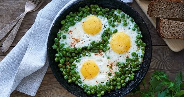 Uova e piselli in umido