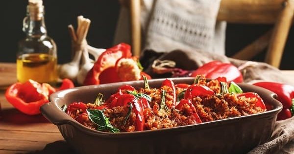 Peperoni ripieni di salsiccia