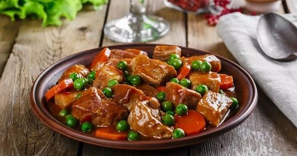 spezzatino con piselli