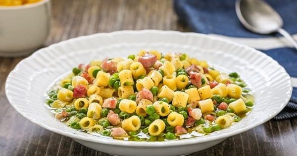 Pasta e piselli alla napoletana