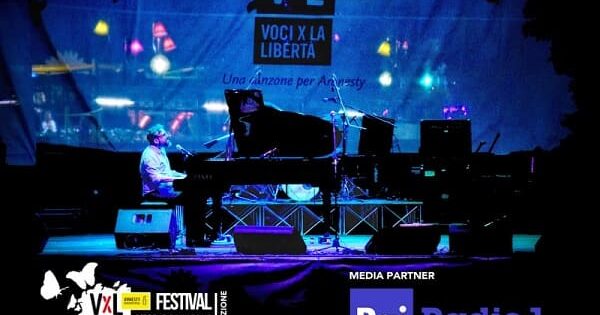 Voci per la libertà – Una canzone per Amnesty