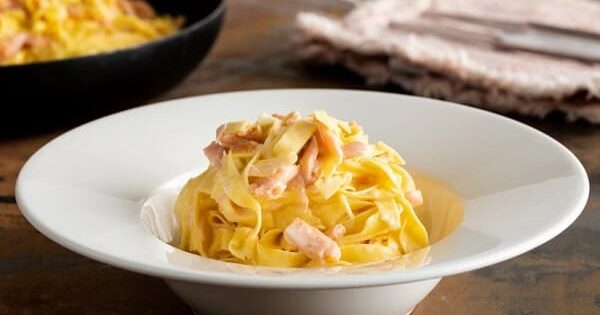 Tagliatelle al salmone