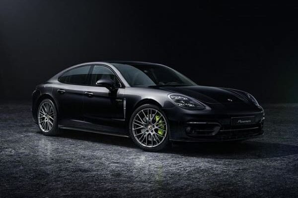 Porsche: il noto brand lancia la nuova gamma Panamera Platinum Edition