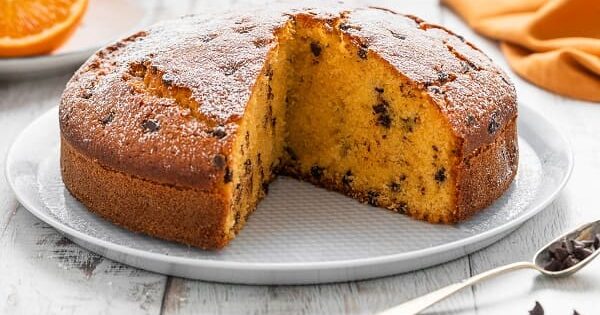 Torta all'arancia e gocce di cioccolato