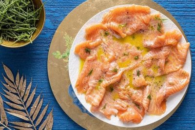 Carpaccio di salmone marinato