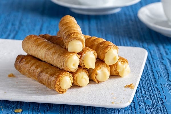 Cannoncini alla crema pasticcera