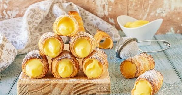 Cannoncini alla crema pasticcera