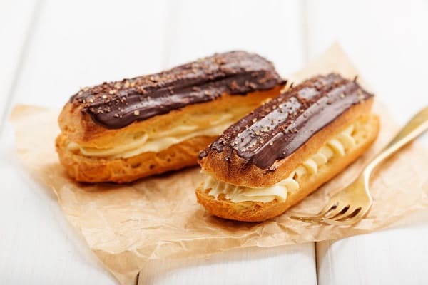 Éclair al cioccolato
