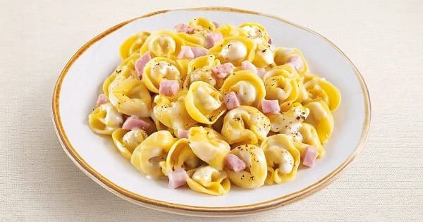 tortellini panna e prosciutto