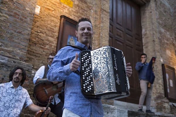 Orchestra Popolare del Saltarello